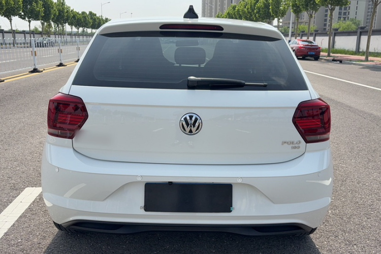Volkswagen Polo 2021 car image #12