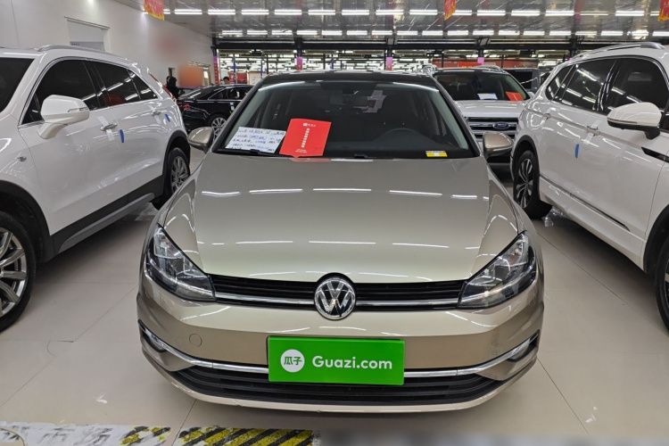 Volkswagen Golf 2020 car image #3
