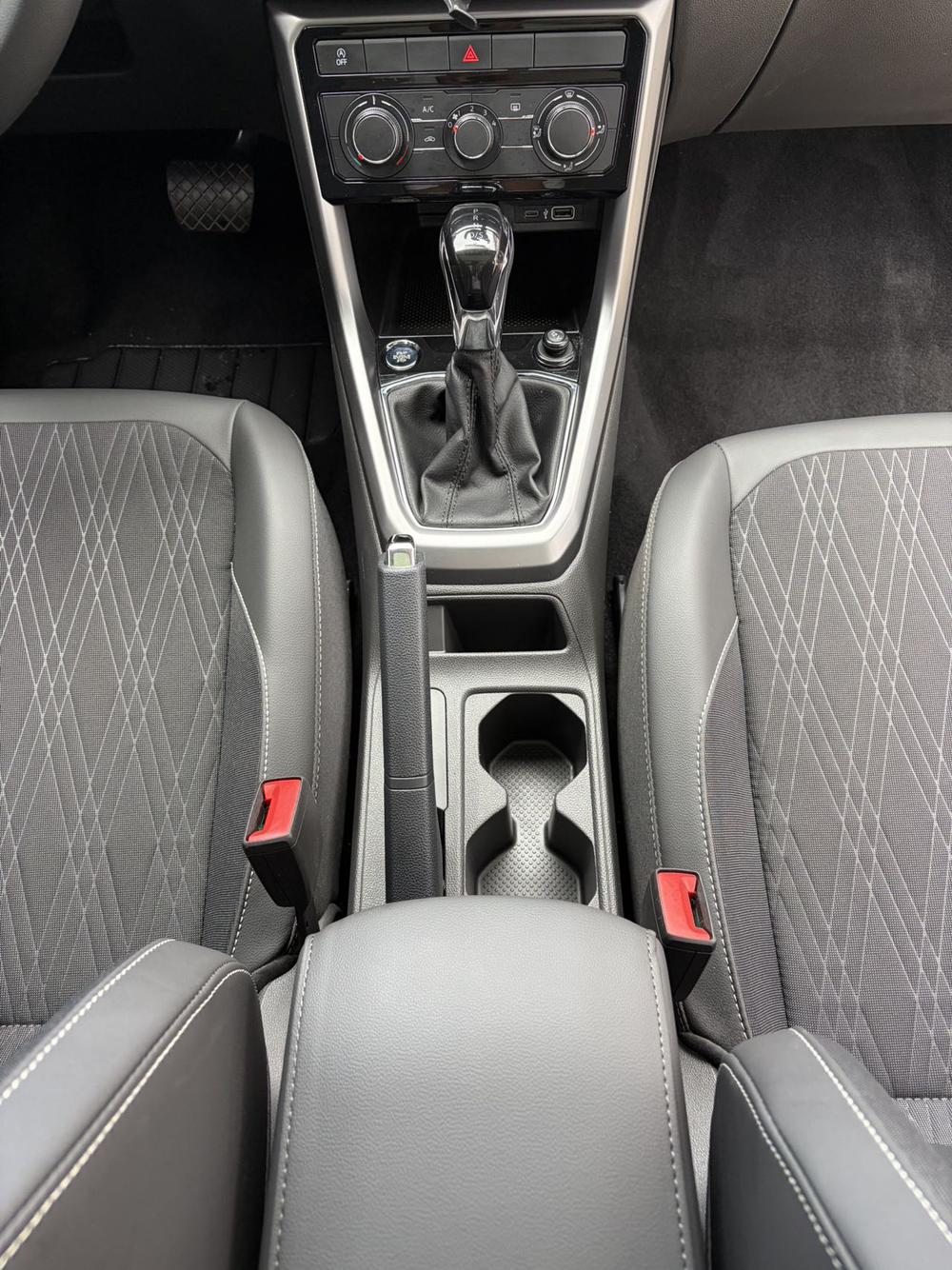 Volkswagen T-Cross 2021 #14 Volkswagen T-Cross 2021 car image #14