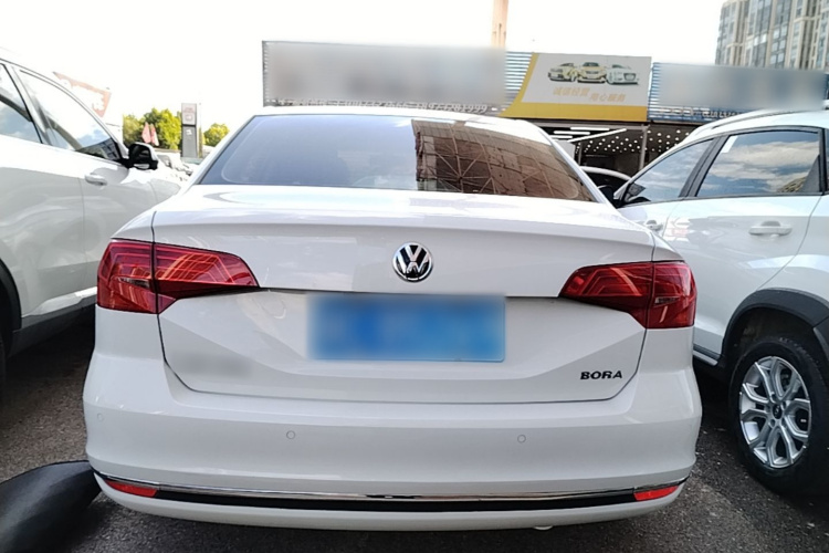 Volkswagen Bora 2017 car image #6