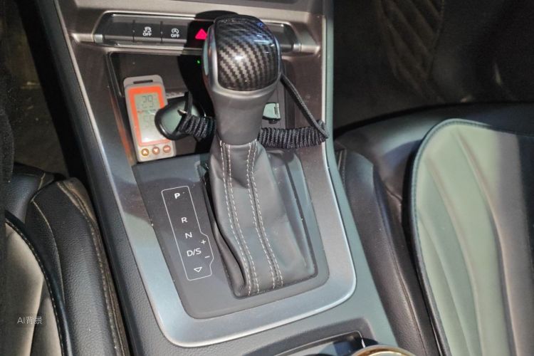 Audi Q3 2021 car image #16