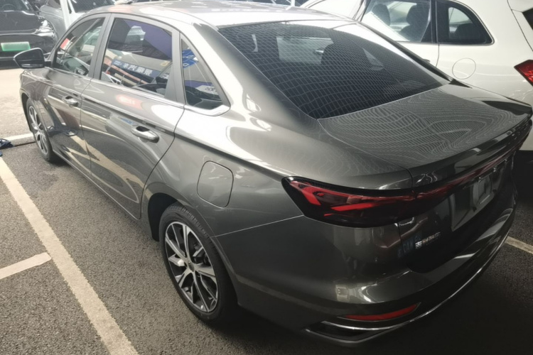 GEELY Emgrand 2022 #5 GEELY Emgrand 2022 car image #5