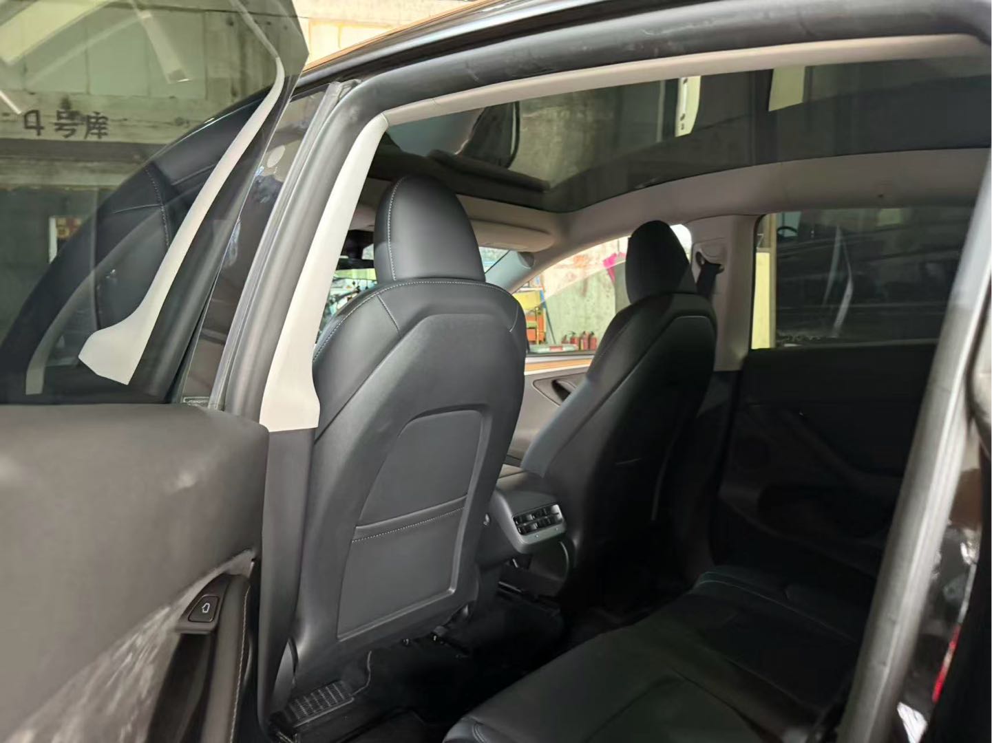 Tesla Model Y 2023 #5 Tesla Model Y 2023 car image #5