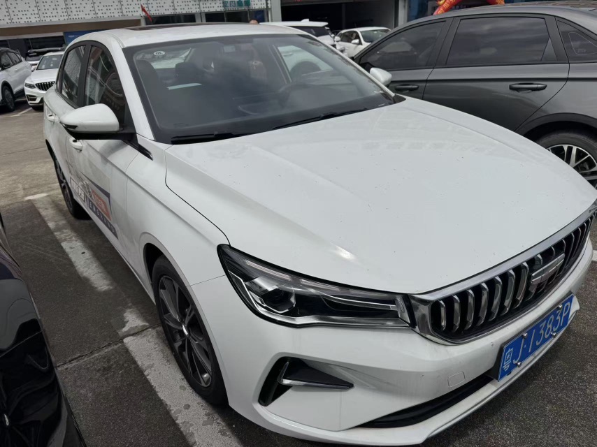 GEELY Emgrand 2025 #4 GEELY Emgrand 2025 imagen de coche #4