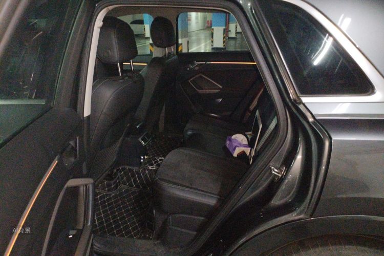 Audi Q3 2021 car image #19