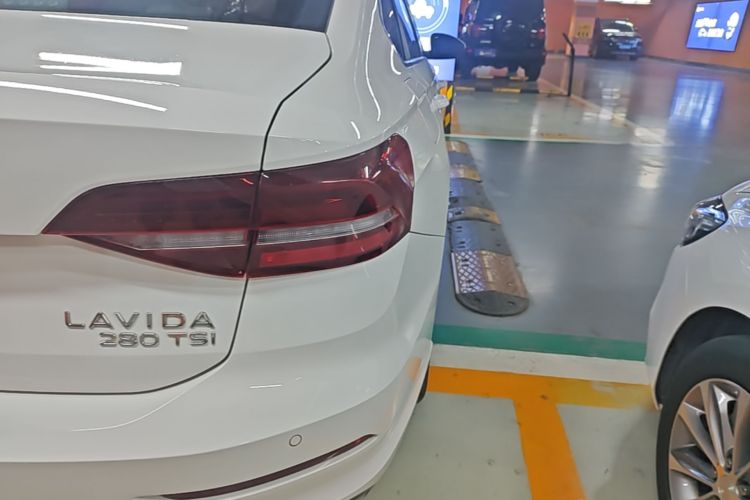Volkswagen Lavida 2021 car image #8