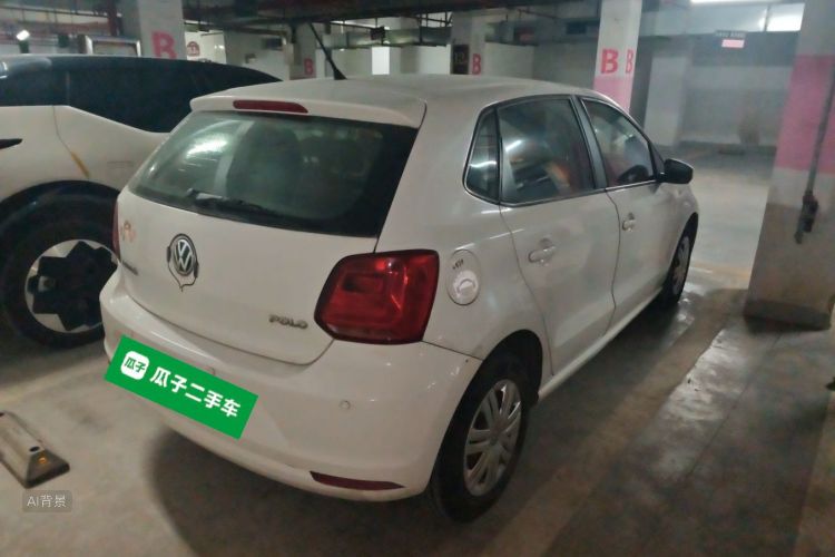 Volkswagen Polo 2015 car image #7
