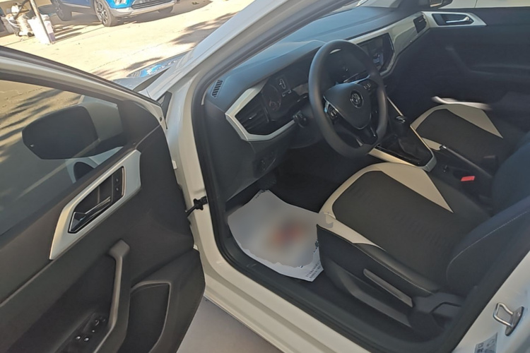Volkswagen Polo 2021 car image #11