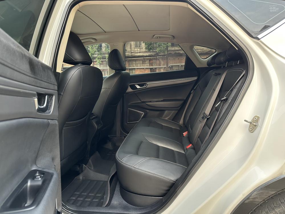 GEELY Emgrand GS 2016 car image #12