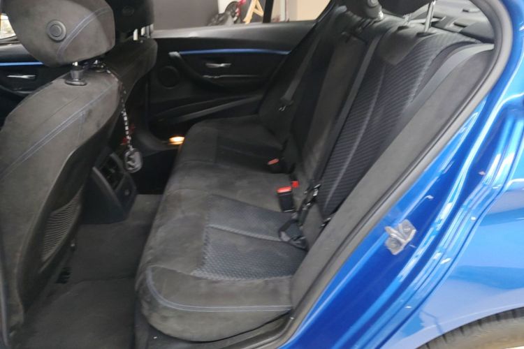BMW 3 Series 2017 car image #17