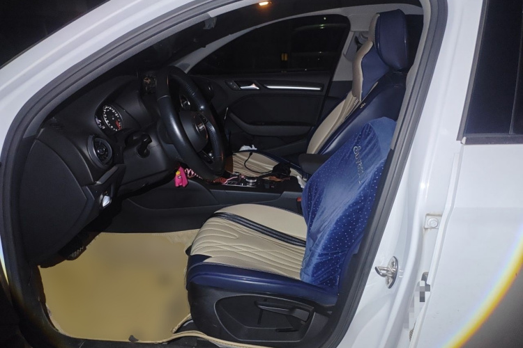 Audi A3 2018 immagine di auto #15