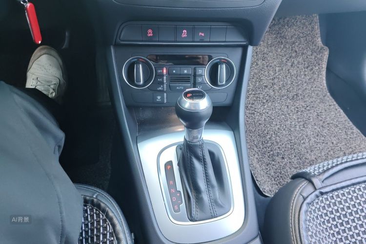 Audi Q3 2018 #16 Audi Q3 2018 car image #16
