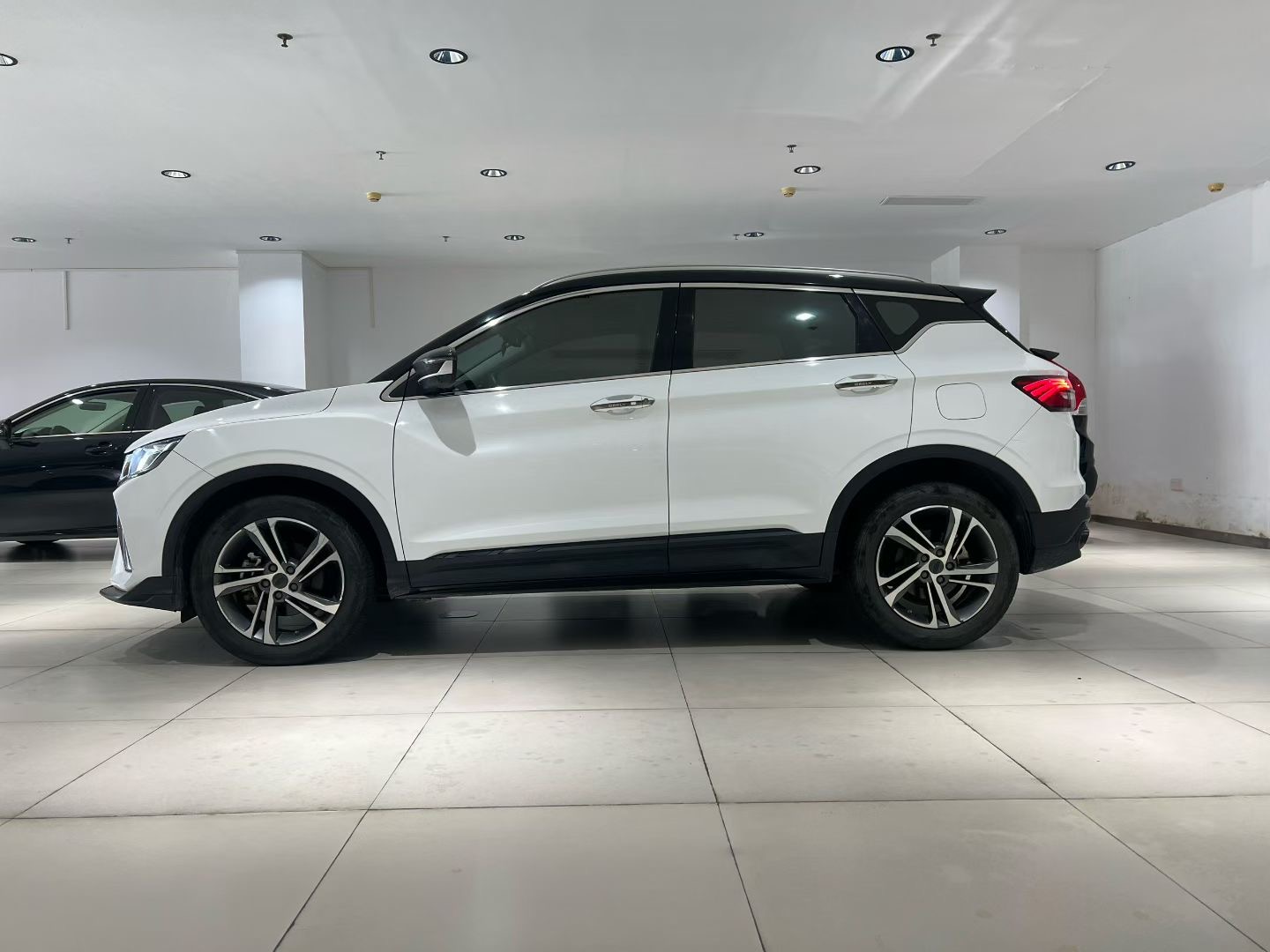 GEELY Coolray 2022 #5 GEELY Coolray 2022 car image #5