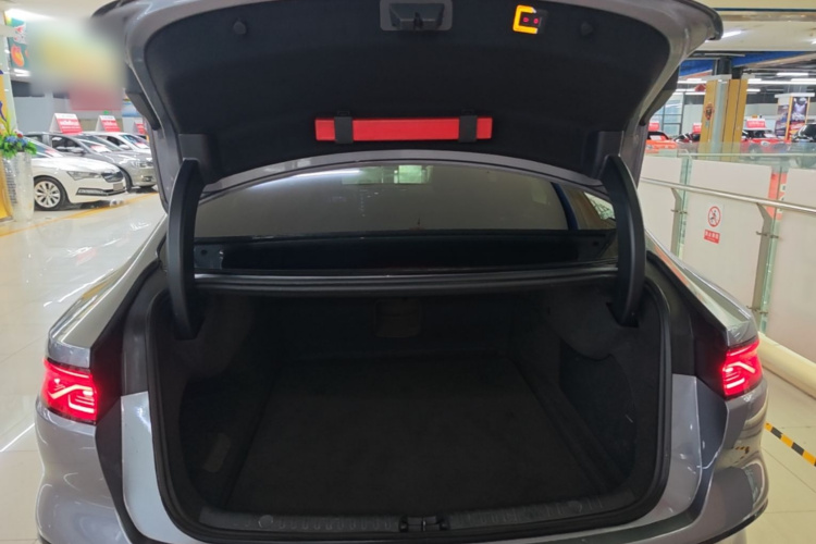 BYD Han 2023 car image #19