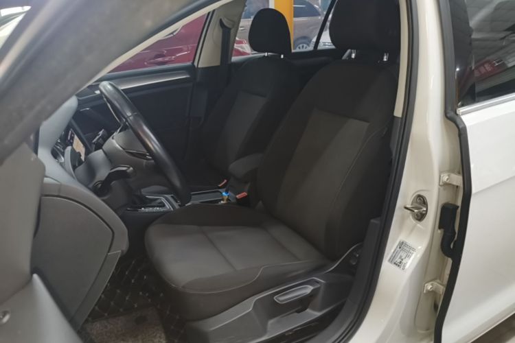 Volkswagen Golf 2019 #16 Volkswagen Golf 2019 car image #16