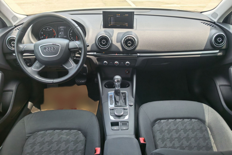 Audi A3 2015 immagine di auto #11