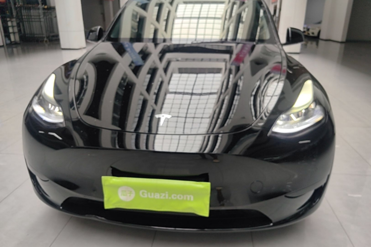 Tesla Model Y 2023 #3 Tesla Model Y 2023 car image #3