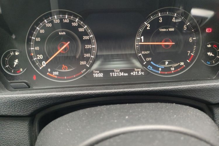 BMW 3 Series 2018 car image #10