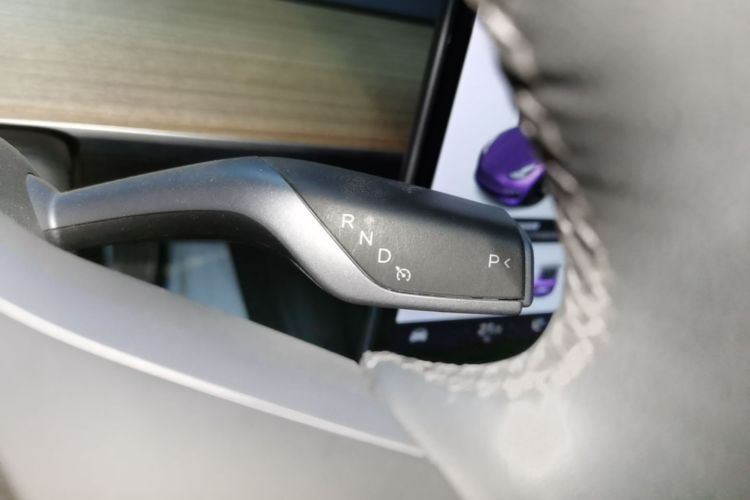 Tesla Model 3 2021 immagine di auto #14