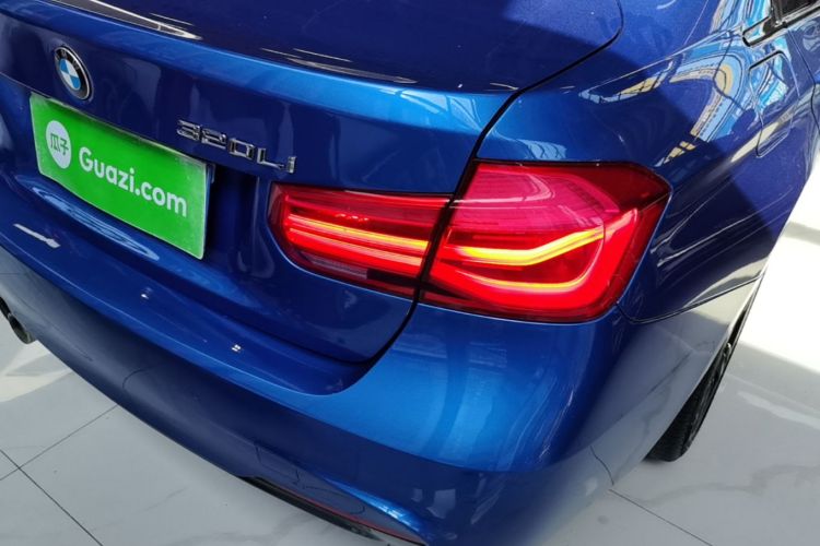 BMW 3 Series 2018 #8 BMW 3 Series 2018 car image #8