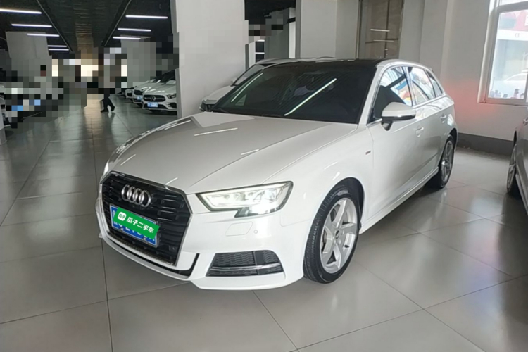 Audi A3 2018 car image #2