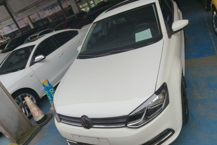 Volkswagen Polo 2019 car image #3