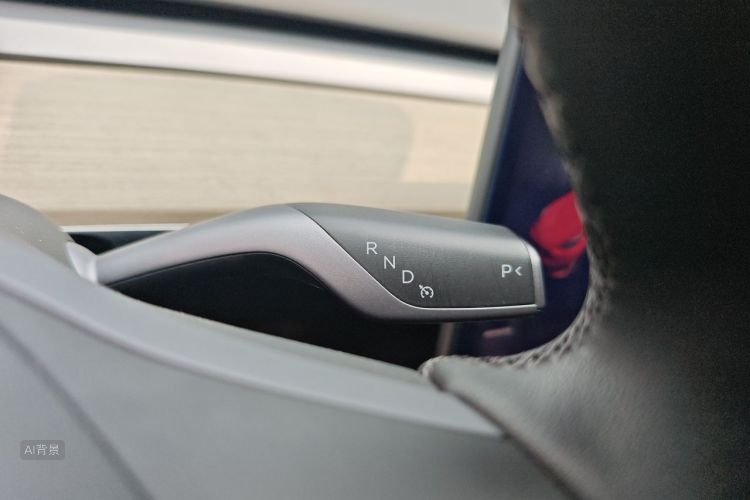 Tesla Model Y 2023 #16 Tesla Model Y 2023 car image #16