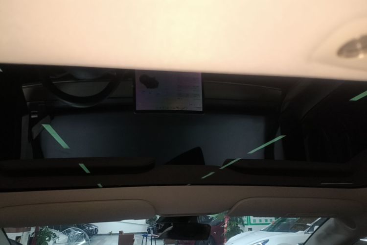 Tesla Model 3 2021 car image #18