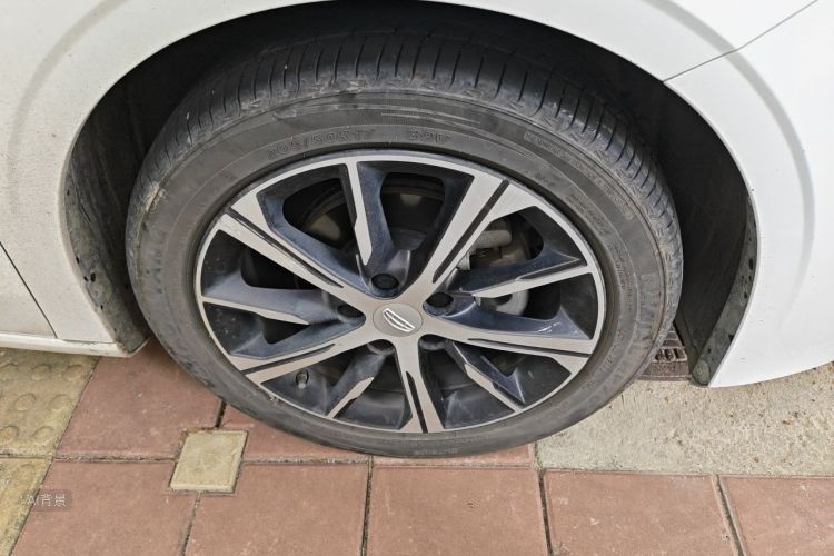 GEELY Emgrand 2023 car image #9