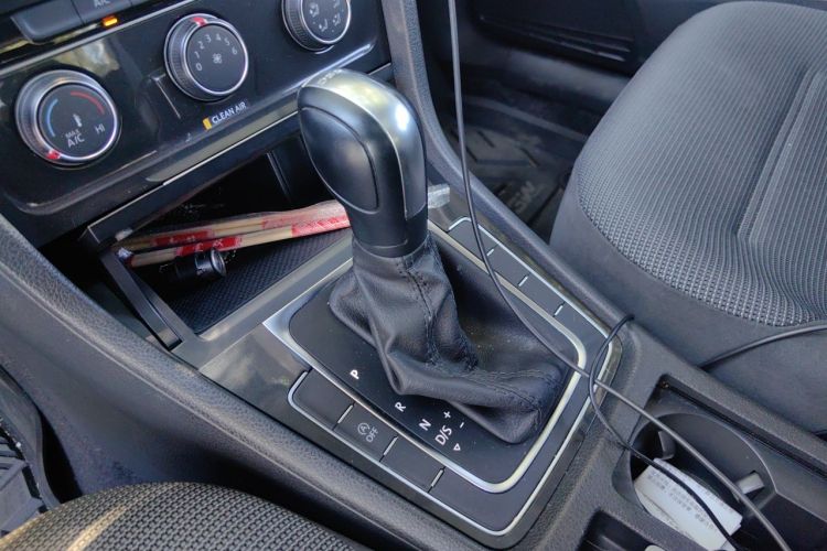 Volkswagen Golf 2019 #14 Volkswagen Golf 2019 car image #14