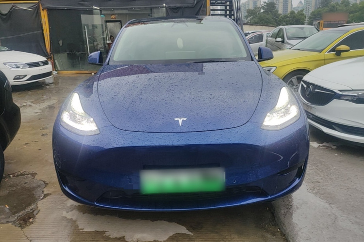 Tesla Model Y 2023 #3 Tesla Model Y 2023 car image #3
