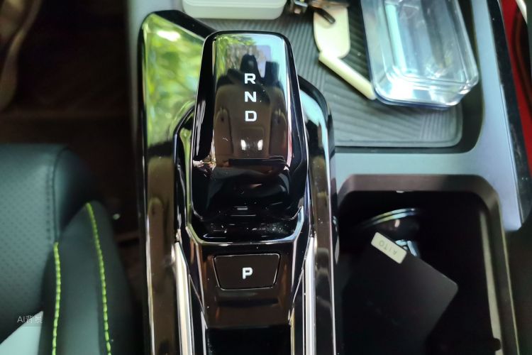 GEELY Coolray 2023 car image #16
