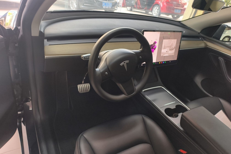 Tesla Model Y 2022 #11 Tesla Model Y 2022 car image #11