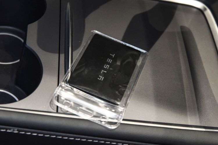 Tesla Model 3 2021 car image #10