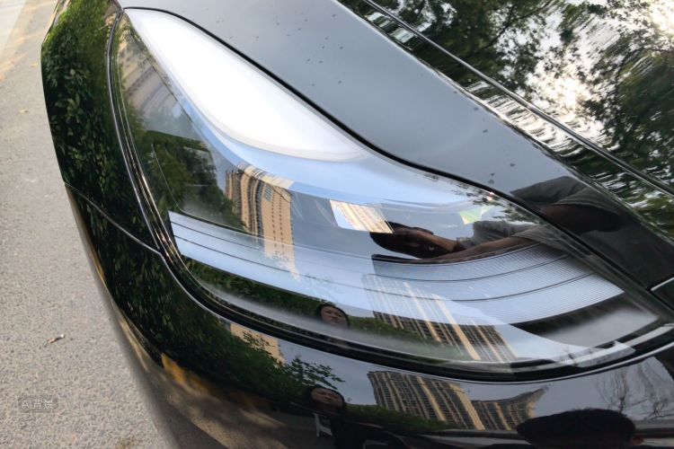 Tesla Model Y 2023 car image #8