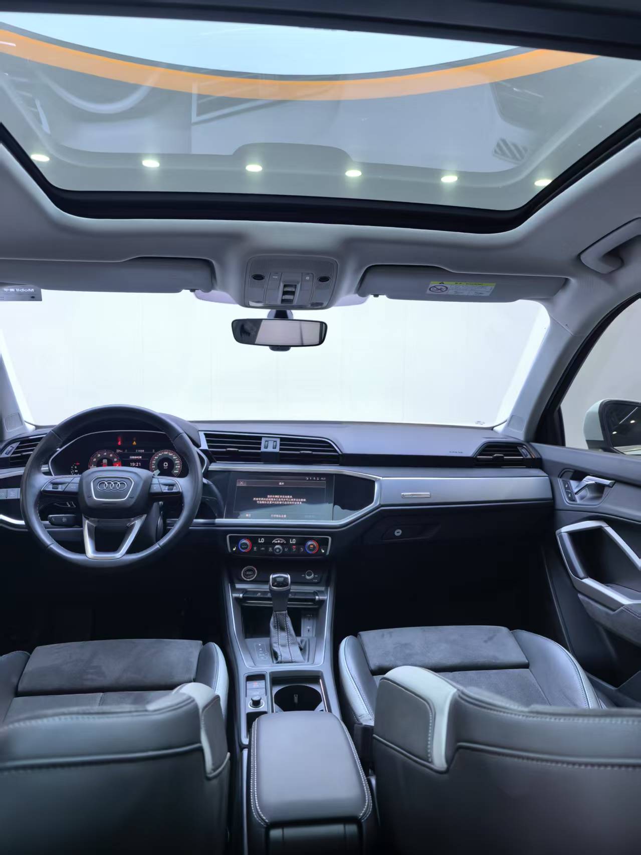 Audi Q3 2022 car image #15