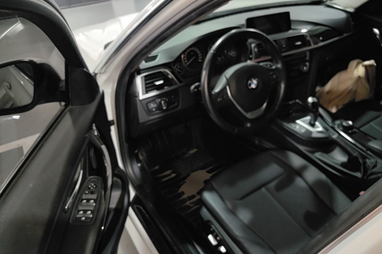BMW 3 Series 2017 #16 BMW 3 Series 2017 car image #16