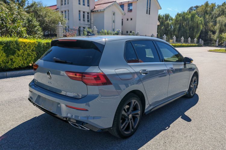 Volkswagen Golf 2023 car image #7