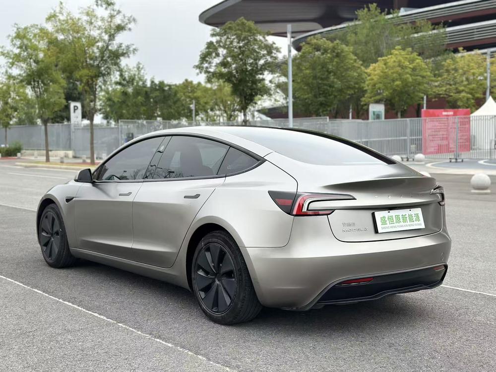 Tesla Model 3 2023 car image #5