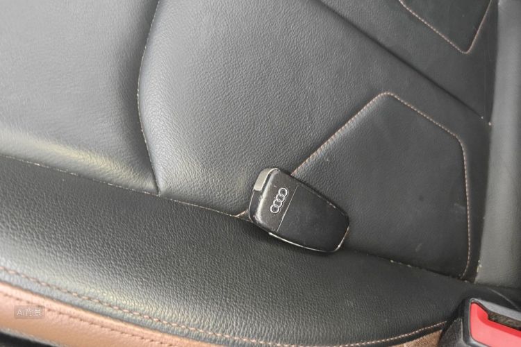 Audi Q3 2021 immagine di auto #10