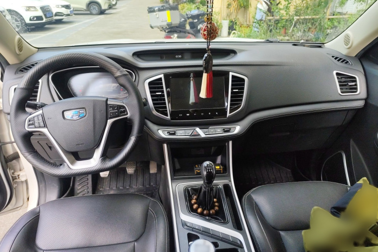 GEELY Vision X6 2018 immagine di auto #12