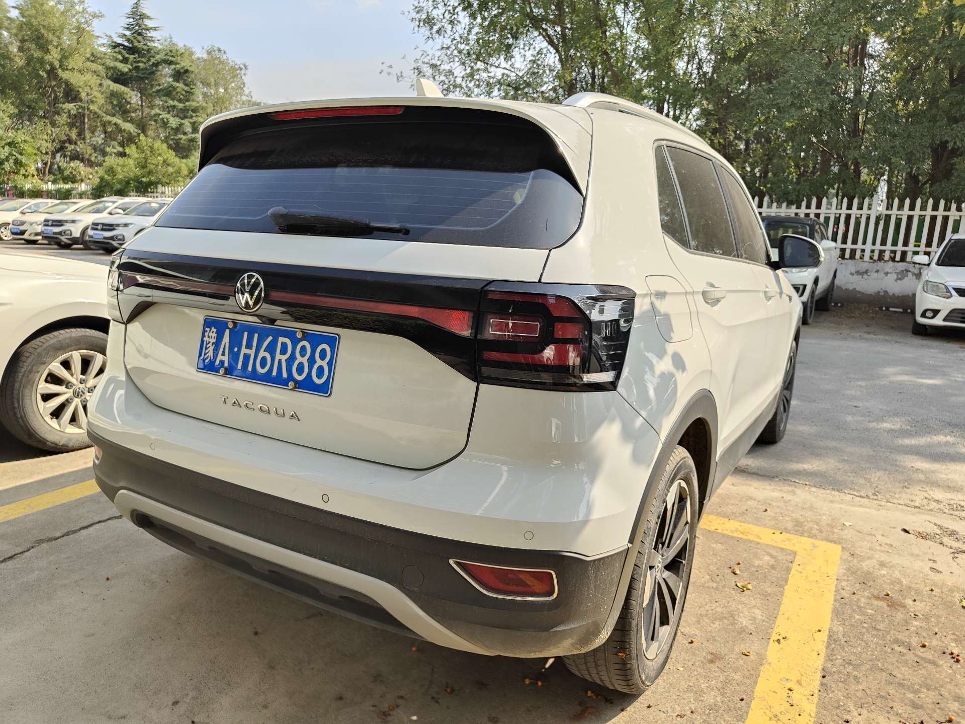Volkswagen Tacqua 2023 car image #2
