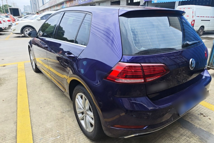 Volkswagen Golf 2019 car image #5