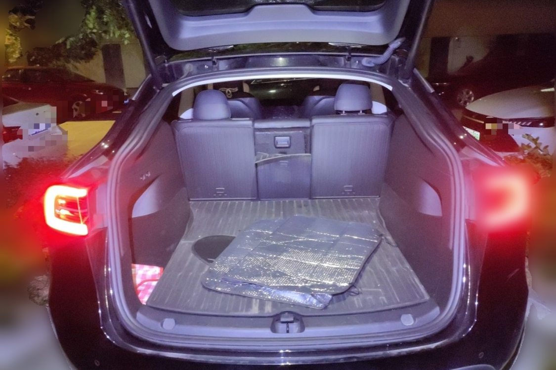 Tesla Model Y 2023 #8 Tesla Model Y 2023 car image #8