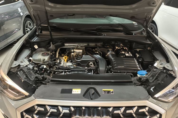 Audi Q3 2024 car image #20