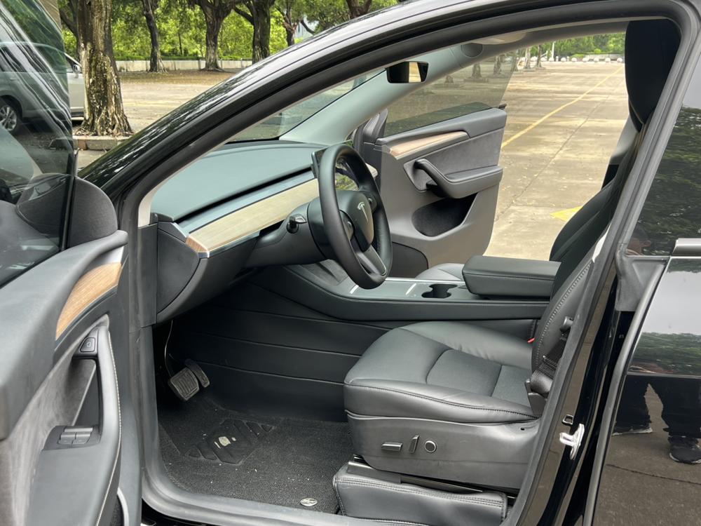 Tesla Model Y 2022 car image #15