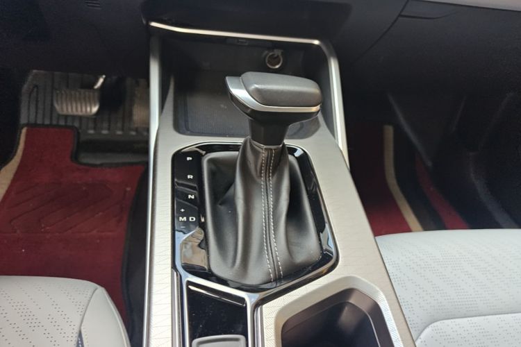 GEELY Emgrand 2023 imagen de coche #19