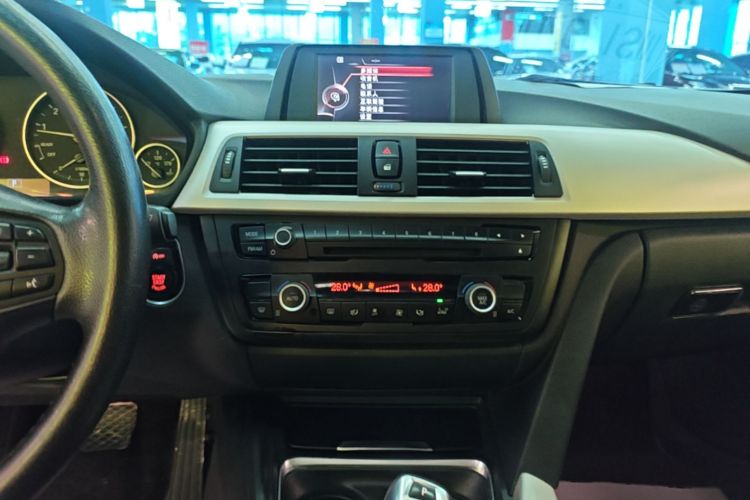 BMW 3 Series 2015 #13 BMW 3 Series 2015 car image #13
