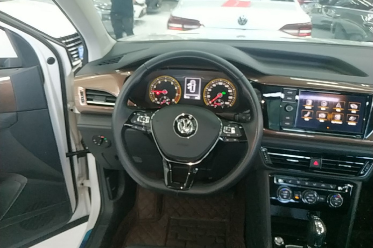 Volkswagen Tharu 2019 #11 Volkswagen Tharu 2019 car image #11