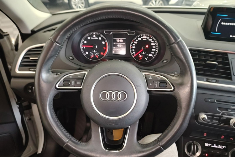 Audi Q3 2016 #15 Audi Q3 2016 car image #15